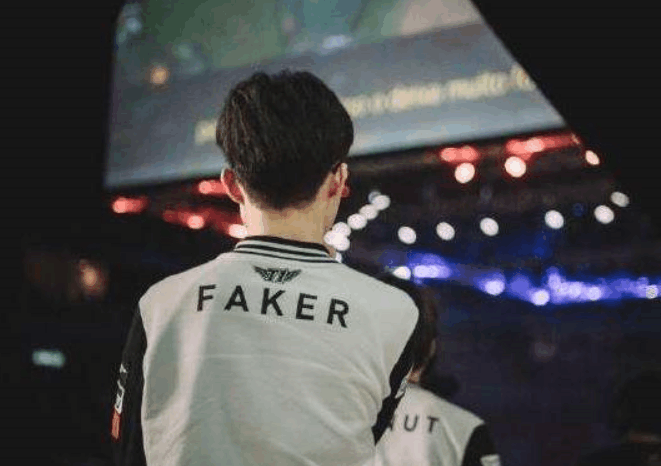 LSB官宣DangMoo将作为职业选手加入二队，她将成为韩国英雄联盟历史上首位转入职业的女选手