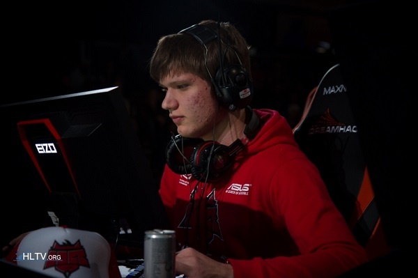 队长的担当！微笑卡莎风雨交加狂暴杀戮 微笑队逆转拿赛点